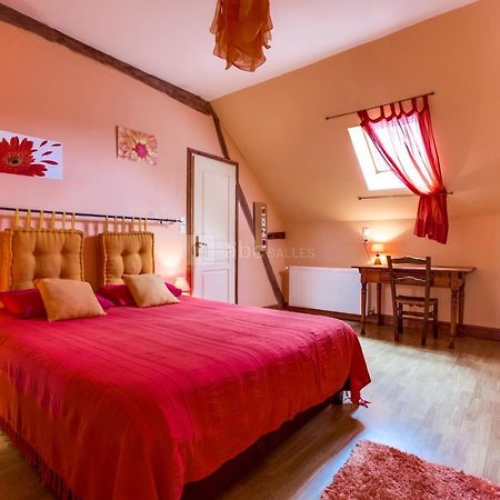 アヴァレ La Ferme De L'Isle Et Sa Roulotte Bed & Breakfast エクステリア 写真