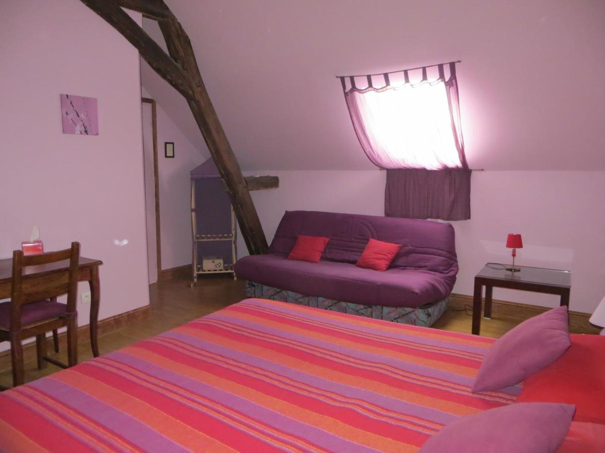 アヴァレ La Ferme De L'Isle Et Sa Roulotte Bed & Breakfast エクステリア 写真