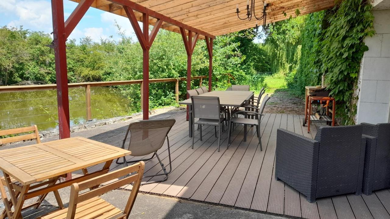 アヴァレ La Ferme De L'Isle Et Sa Roulotte Bed & Breakfast エクステリア 写真