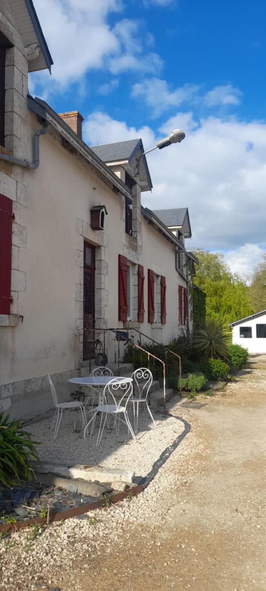 アヴァレ La Ferme De L'Isle Et Sa Roulotte Bed & Breakfast エクステリア 写真